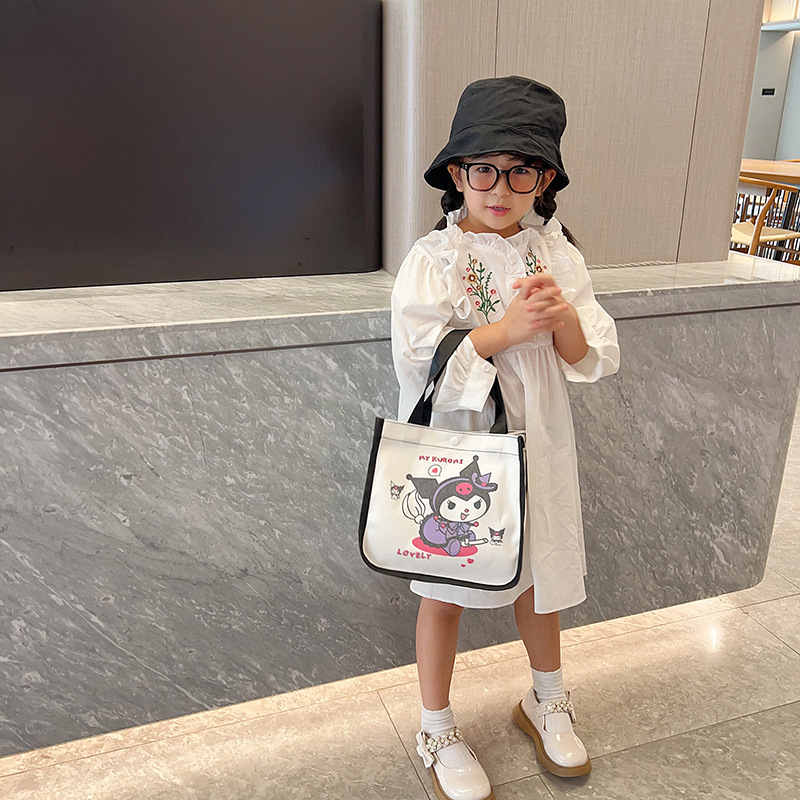 The 2023 new comic style fashionable large-capacity high-end tote bag is a perfect match for women and a shoulder canvas bag Specification drawing