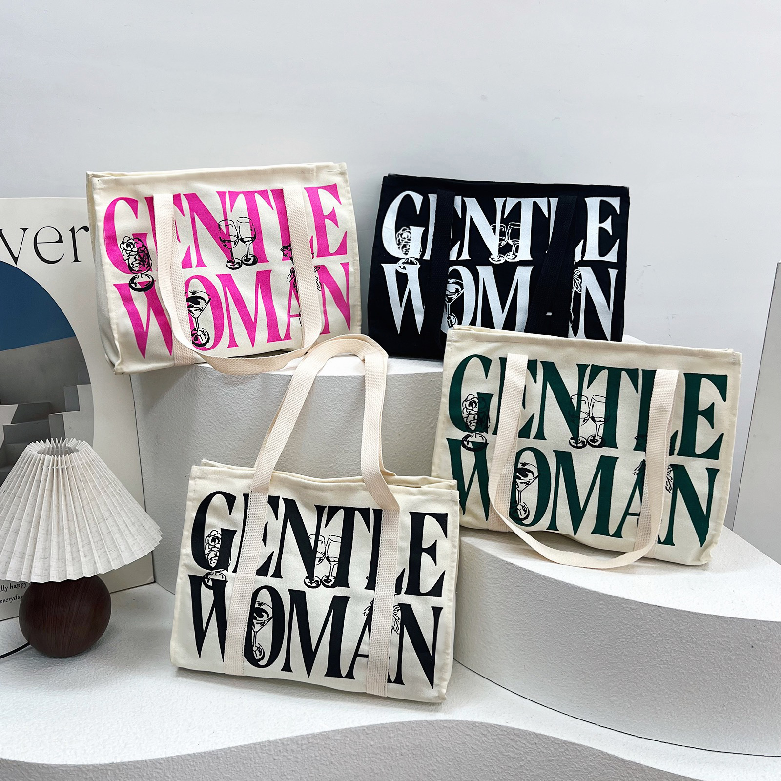 Fashionable painted and printed canvas bag, versatile handbag, new lettered student tote bag, mommy single-shoulder bag Specification drawing