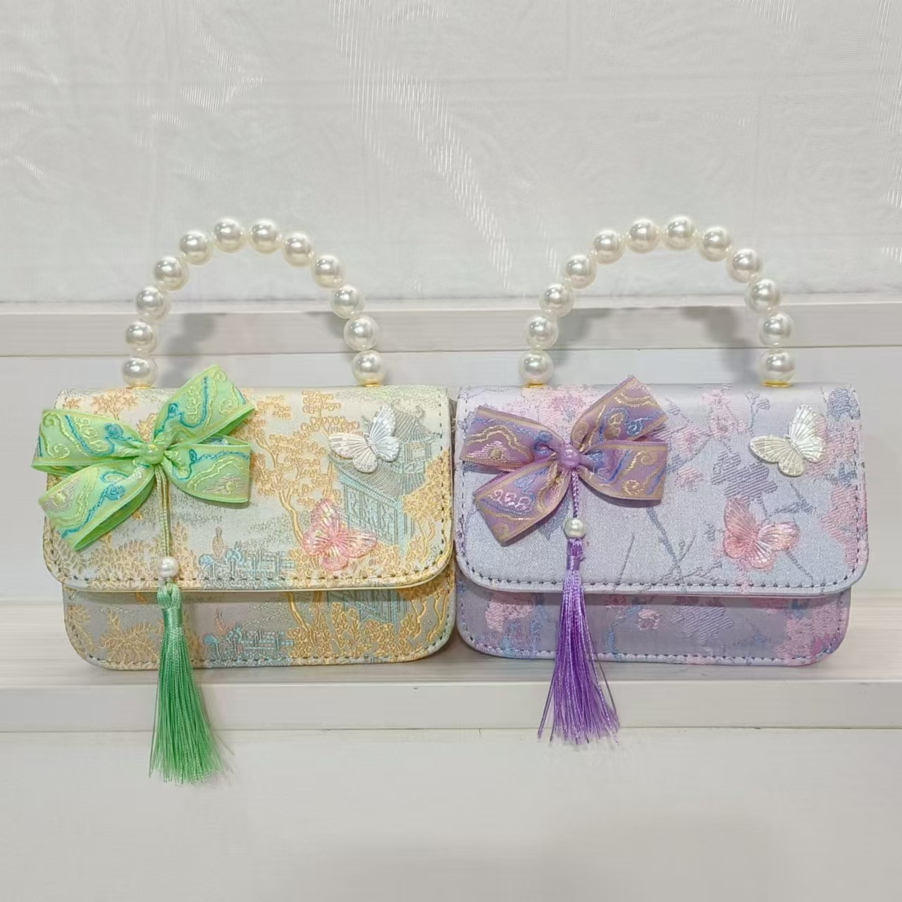 Bow Chinese-style princess bag, pearl handbag, chain square bag, children's Hanfu accessory bag, girls' festival gift Application Scenario