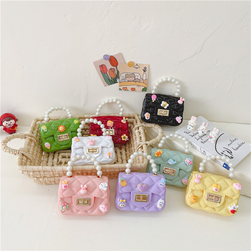 The new 2025 children's bag, a cute girl's single-shoulder crossbody bag, is a trendy and versatile princess style pearl coin purse details Picture