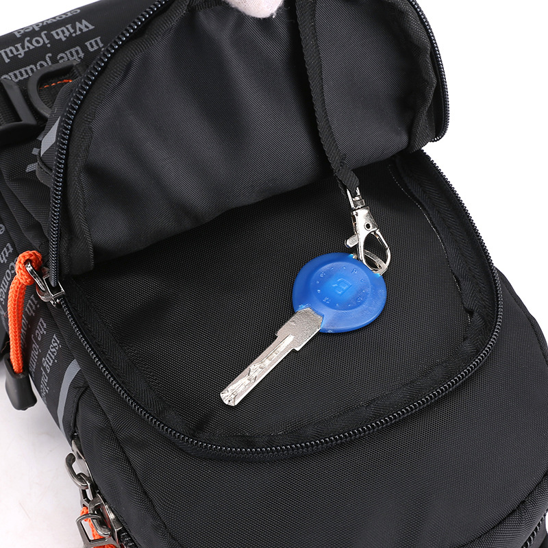 Cross-border exclusive new trendy and versatile men's chest bag, outdoor multi-functional crossbody backpack, sports single-shoulder bag Application Scenario