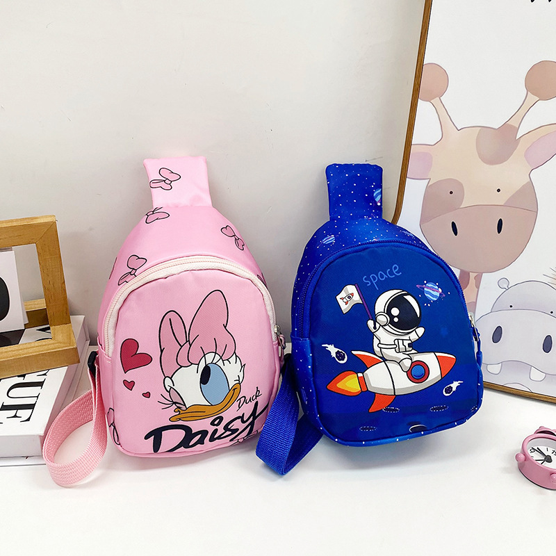 Children's bags, boys' crossbody bags, cool strawberry bear chest bags, Korean-style small cross bags, cute babies, backpacking trend for outdoor outings Specification drawing