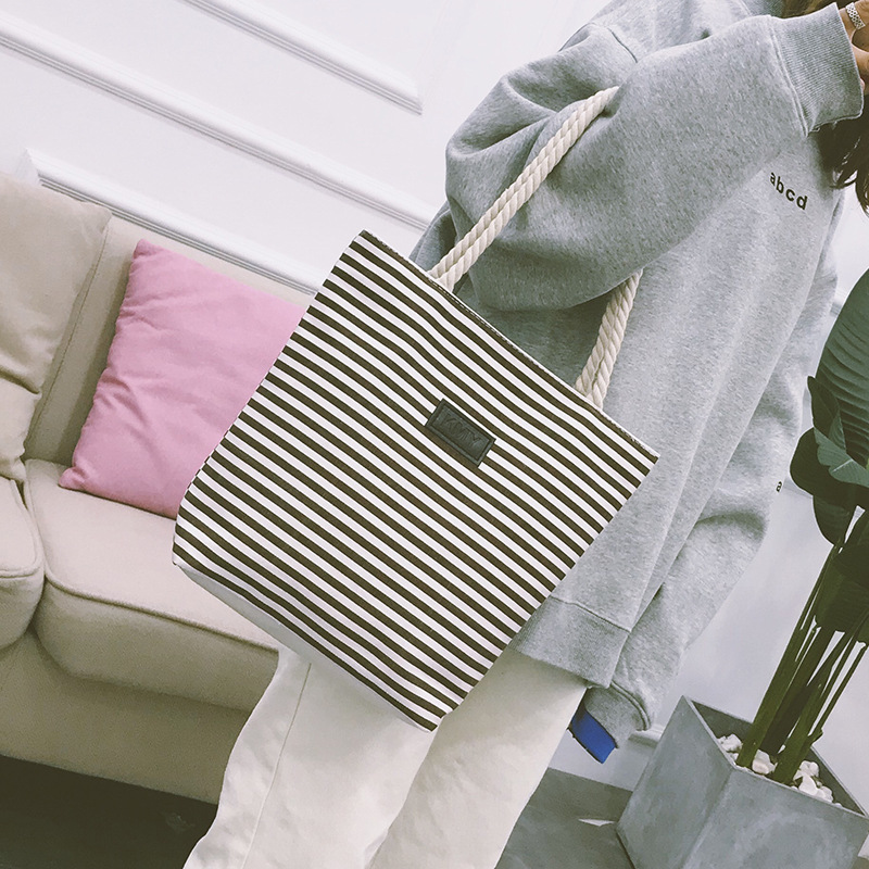 2022 Spring and Autumn New Navy Canvas bag, casual women's bag, fabric bag, single-shoulder handbag, striped large capacity bag Application Scenario