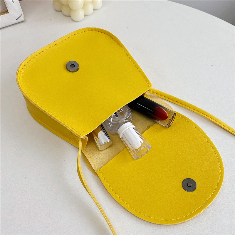2022 New cartoon cute cat crossbody bag for children, fashionable accessory bag for boys and girls, mini small bag Application Scenario