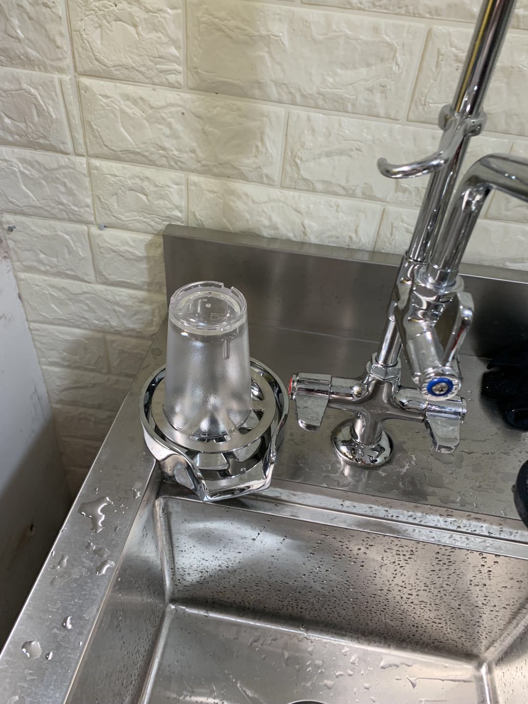 Household and commercial bar counter stainless steel automatic cup washer, coffee shop no-clean rinsing tank high-pressure faucet details Picture