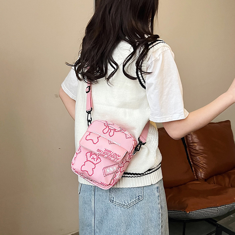 Versatile ins nylon bag, women's mobile phone, cute small square bag, shoulder bag, fashionable graffiti polyester crossbody bag, pain bag details Picture