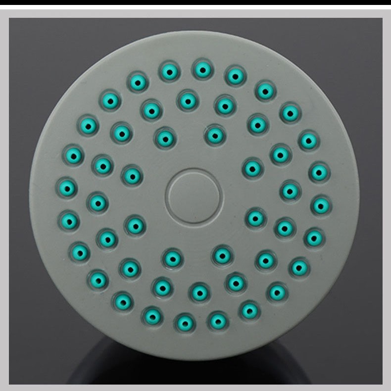 The hotel bathroom is equipped with a household shower head, a circular shower head, and a detachable shower head for bathing. 4 points Application Scenario