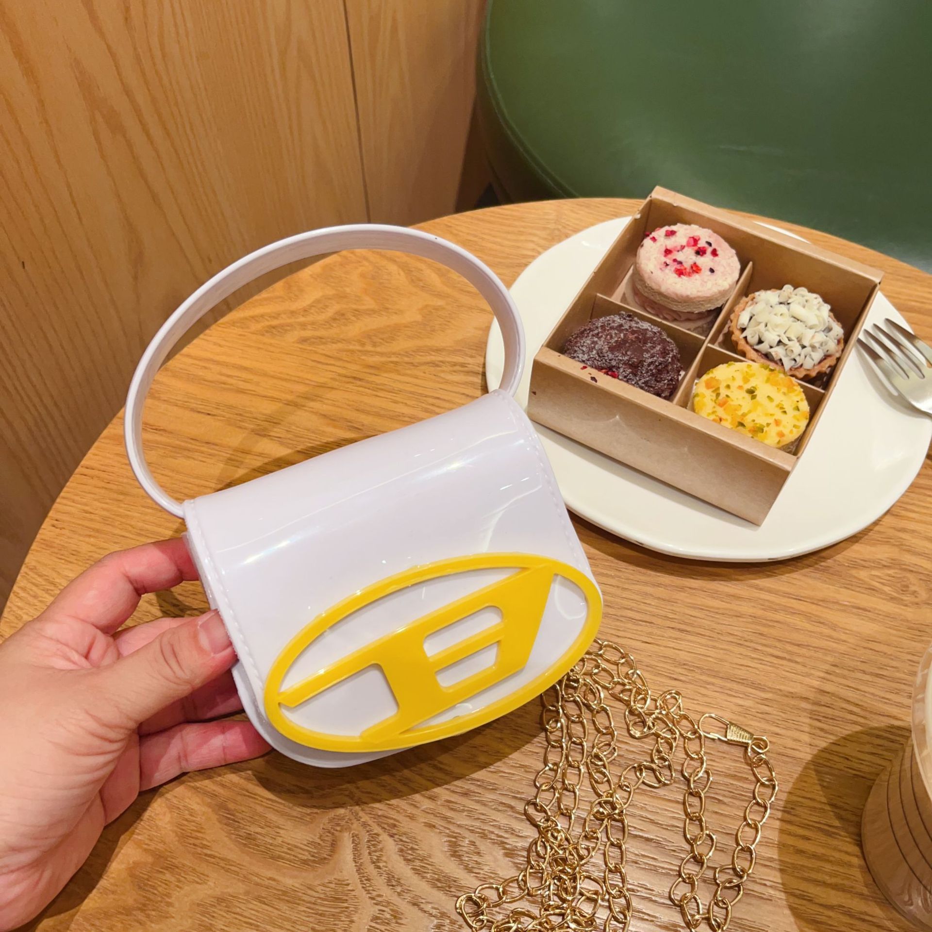 2025 Summer new letter jelly bag, mini and simple PVC fashionable single-shoulder crossbody women's bag, trendy makeup bag details Picture