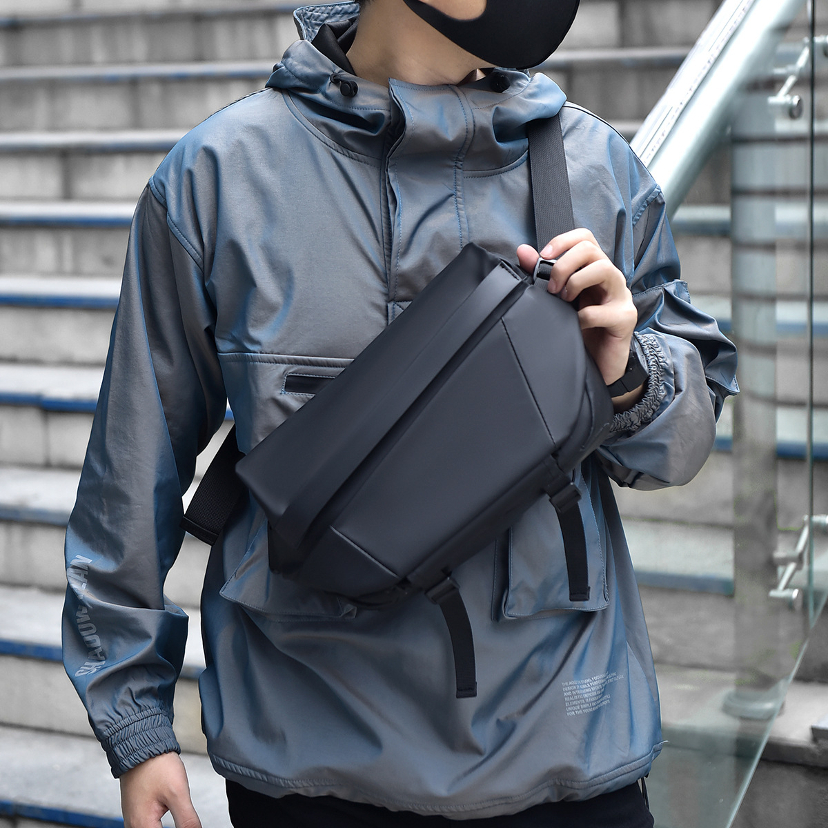 New trendy crossbody bag, men's cycling functional workwear bag, trendy brand messenger bag, chest bag, commuting casual single-shoulder bag full figure