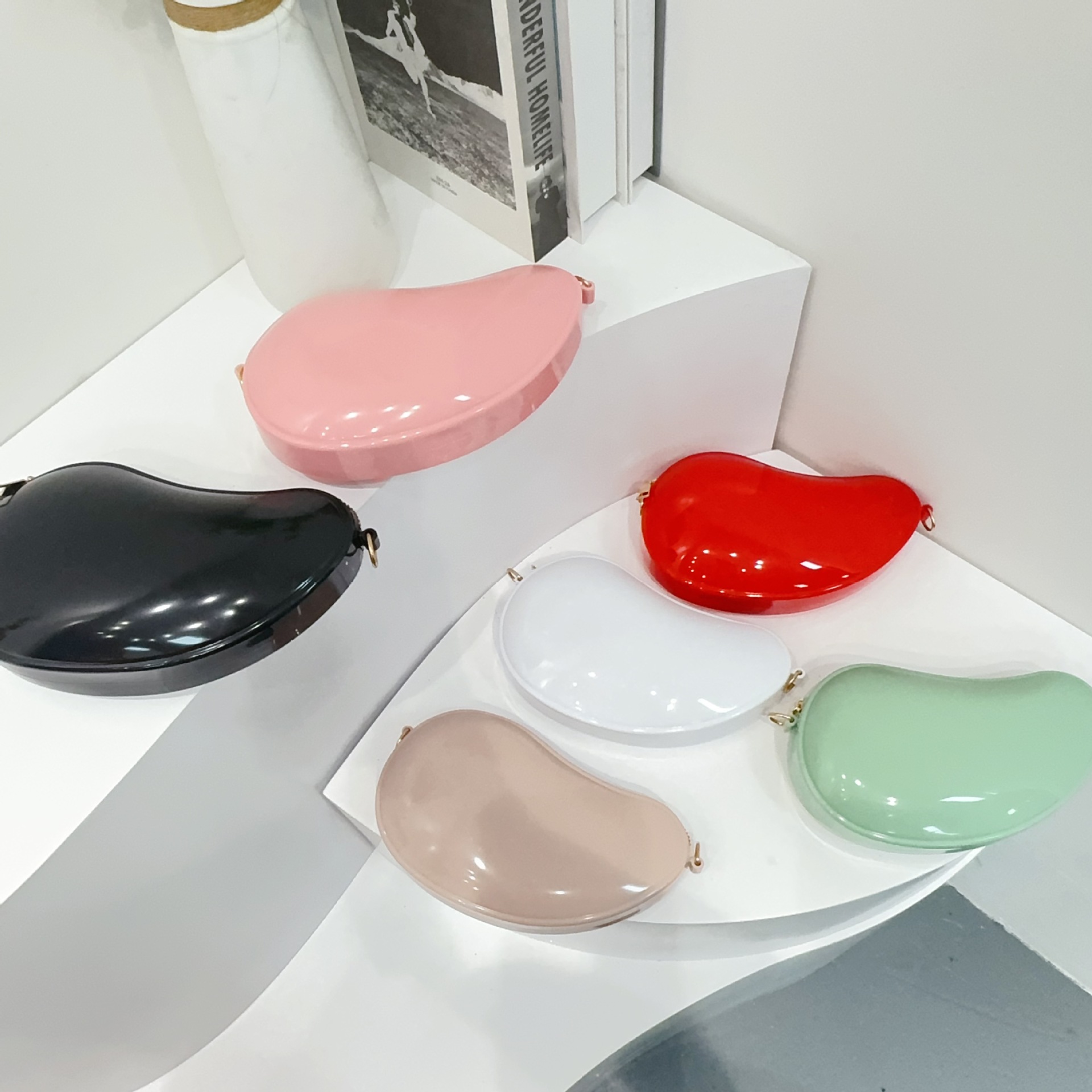 2025 New cross-border bestseller, personalized and creative mango-shaped jelly bag for children, hand-held crossbody bag details Picture