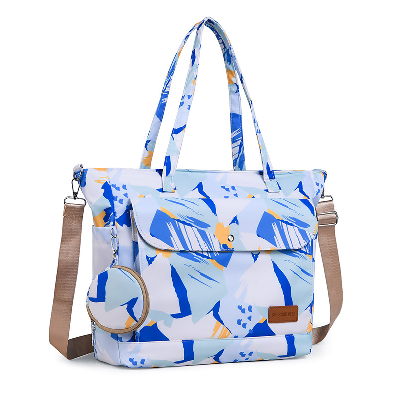 Nylon tote bag, lightweight and large-capacity crossbody bag, student computer bag for class, casual single-shoulder bag, backbag for going out Application Scenario