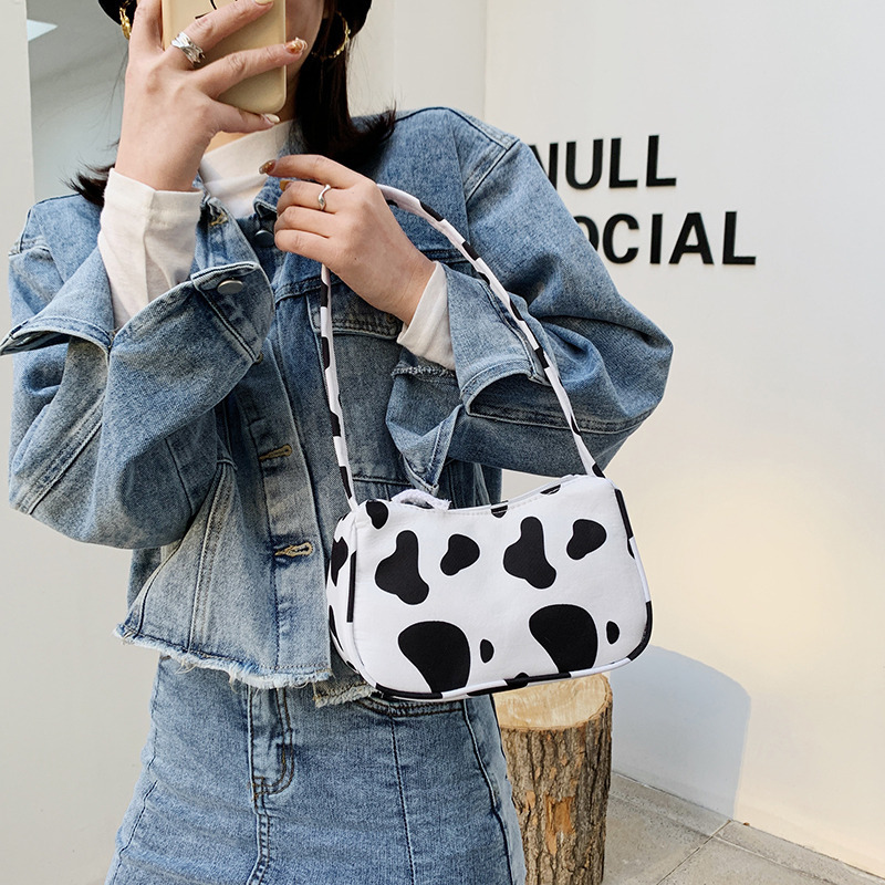Spring/Summer large-capacity women's 2021 new trendy and fashionable butterfly-patterned tote bag, hand-held chain single-shoulder crossbody bag details Picture
