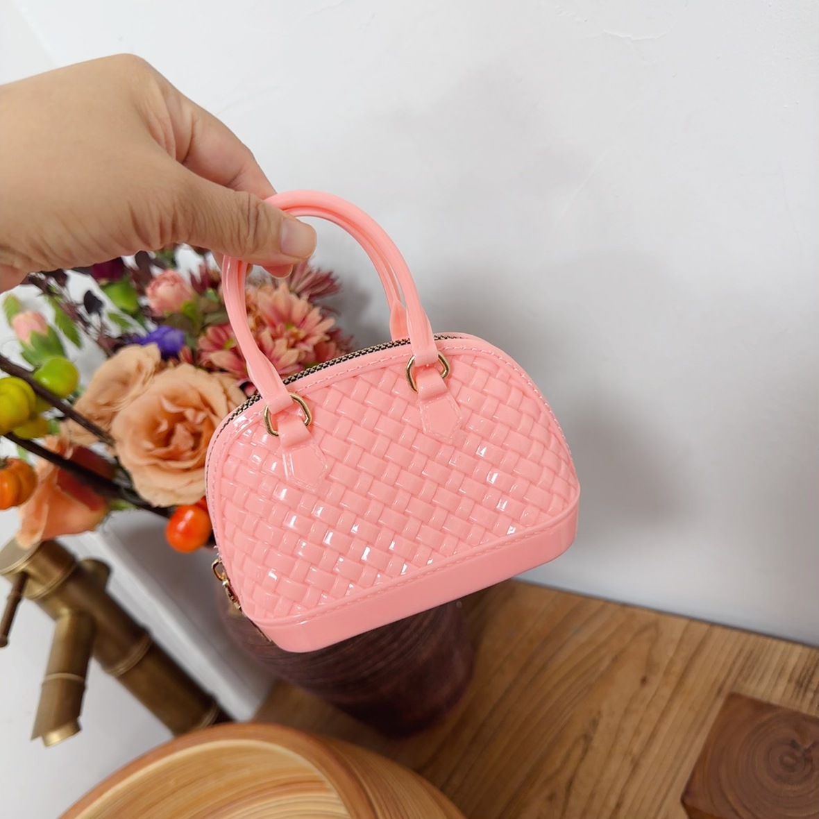 2025 Summer new PVC jelly woven shell bag mini Bag Handbag, a trendy bestseller, single-shoulder crossbody bag Item Picture