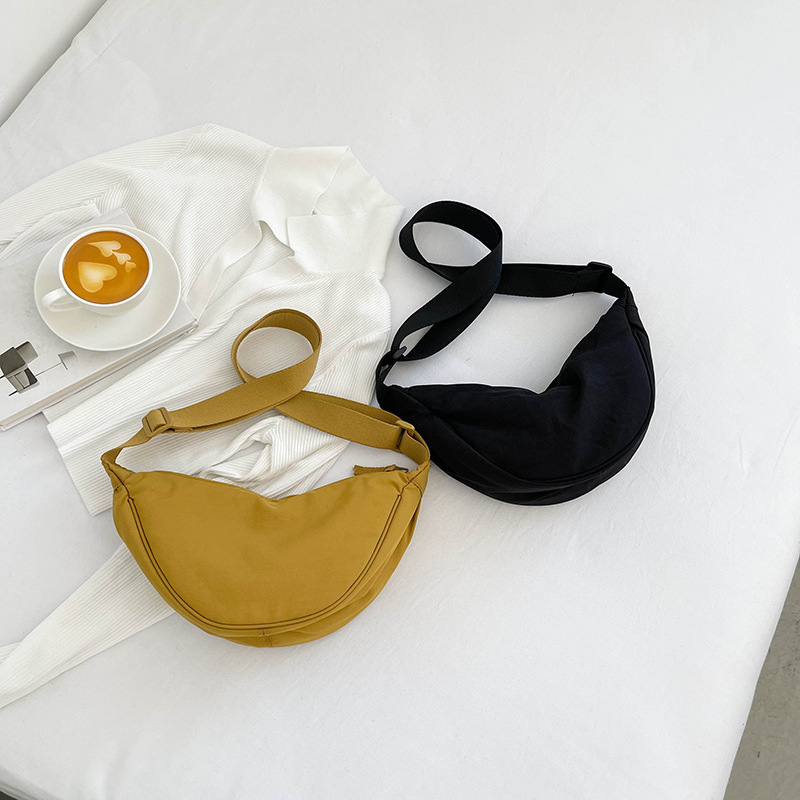 New women's crossbody bag, Xiaohongshu nylon dumpling bag, student single-shoulder bag, trendy, casual and high-end small cloth bag details Picture