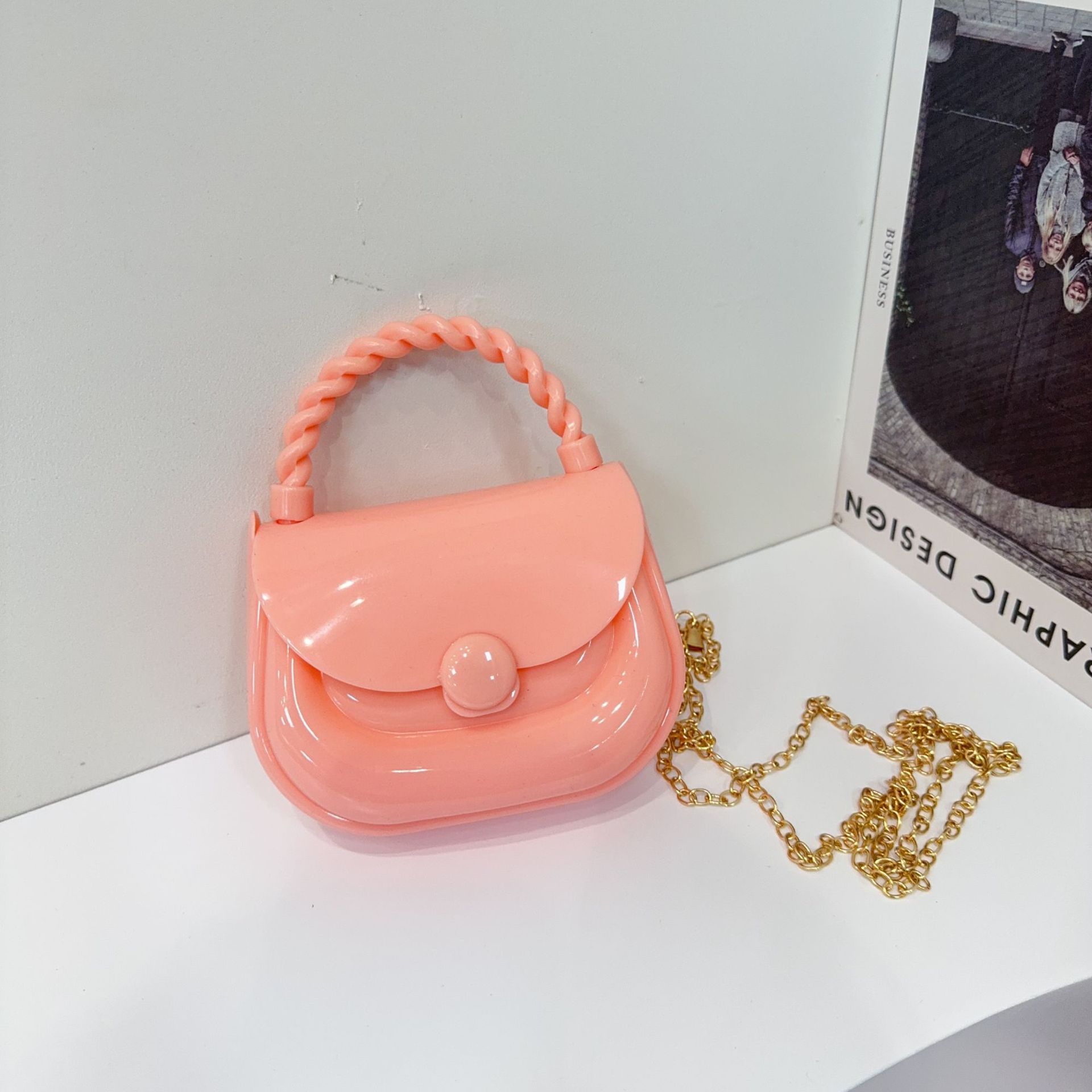 A new and fashionable jelly bag for women, a simple, casual and stylish small square bag in candy color for 2025 Item Picture