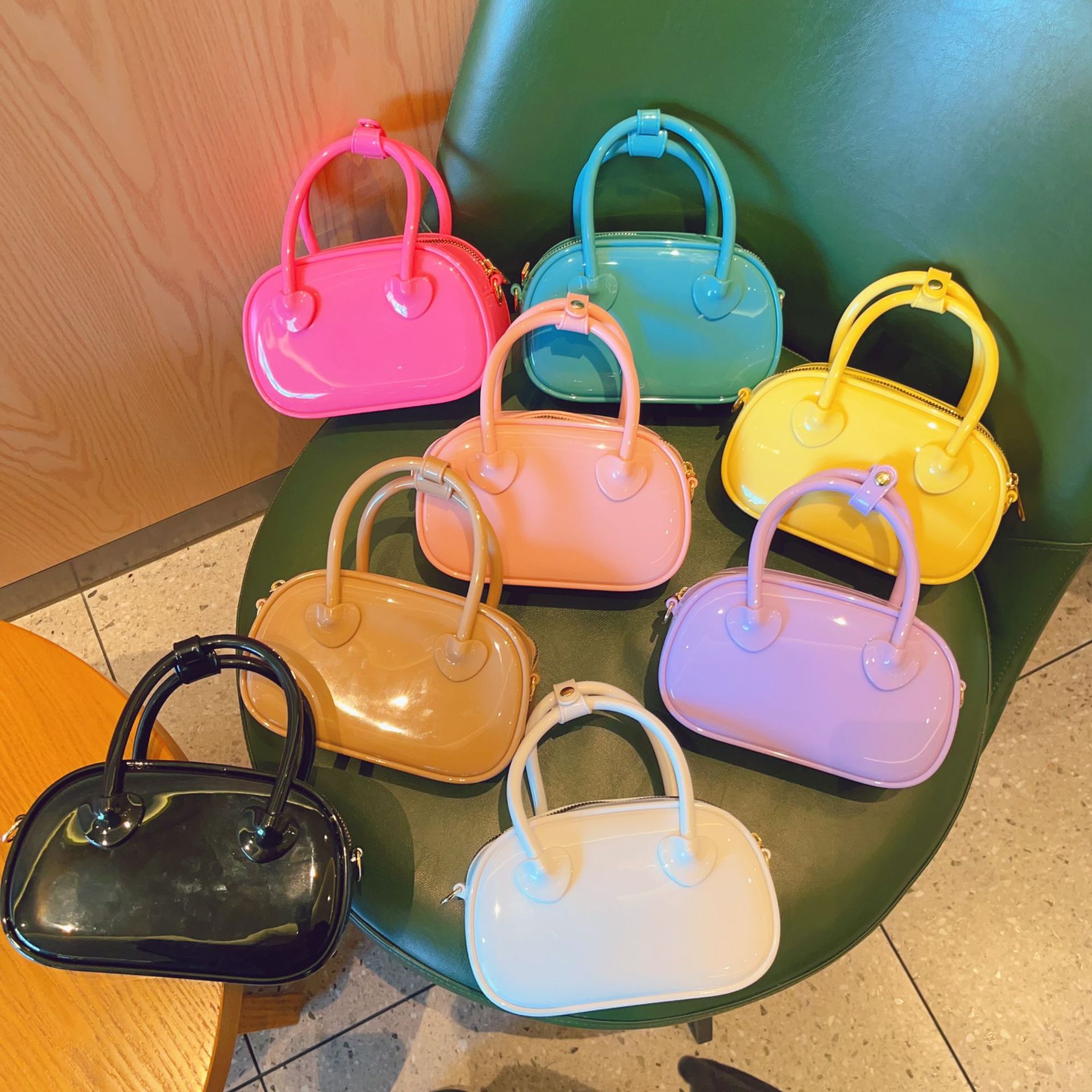 2025 New PVC jelly bag, summer candy color, single-shoulder crossbody mini bag, fashionable hand-held pillow women's bag full figure