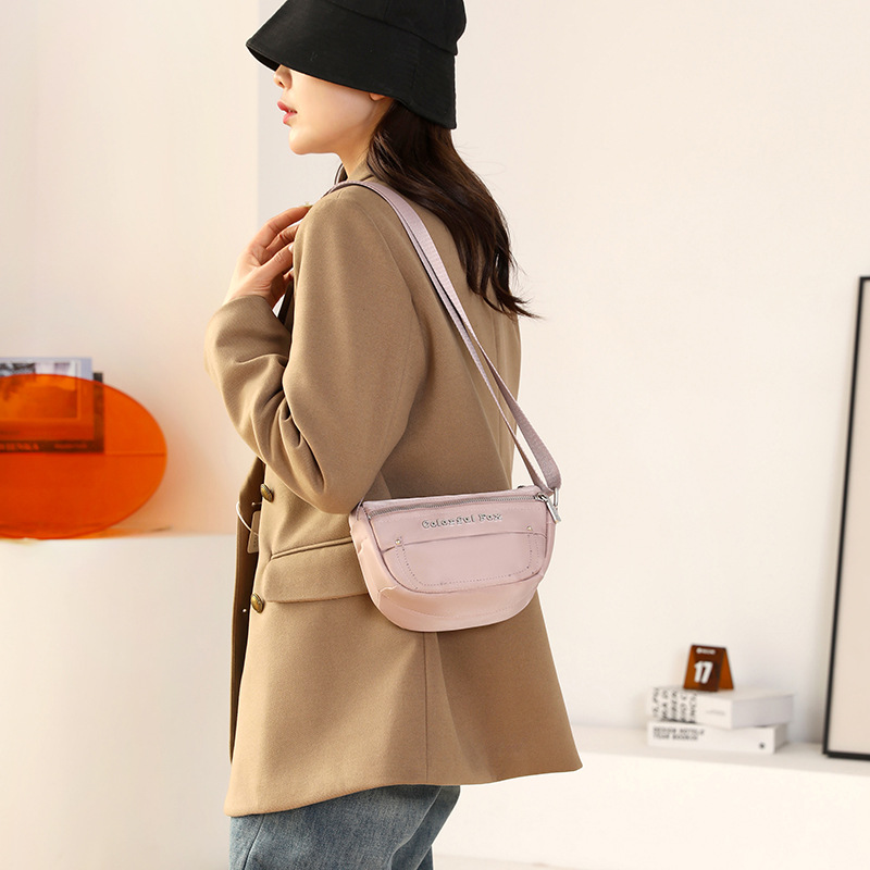 Colorful Fox Lady mini Shoulder Bag, outdoor casual and simple phone bag, water-resistant and fashionable crossbody bag Specification drawing