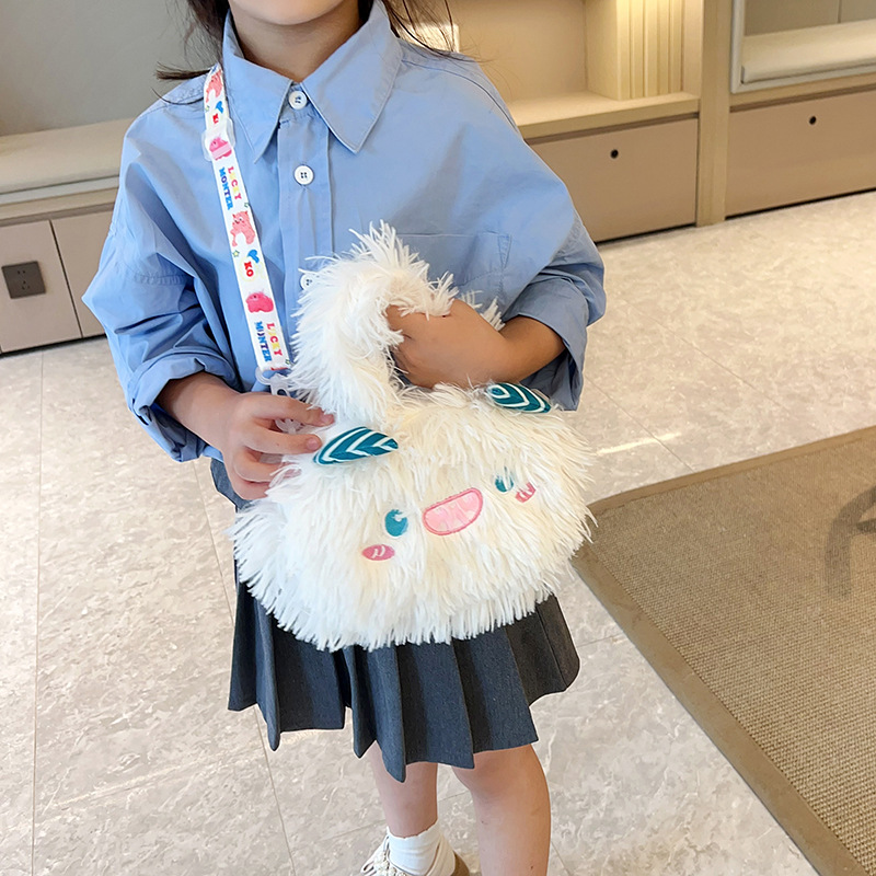 Cute plush handbag 2023 new style cartoon dog multi-color furry small shoulder bag, claw machine doll bag details Picture