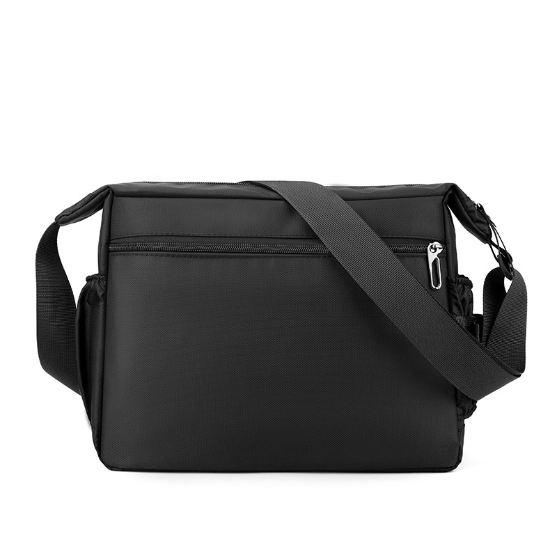 New men's outdoor travel large-capacity single-shoulder bag, Oxford wear-resistant and waterproof crossbody bag, simple and trendy travel bag Item Picture