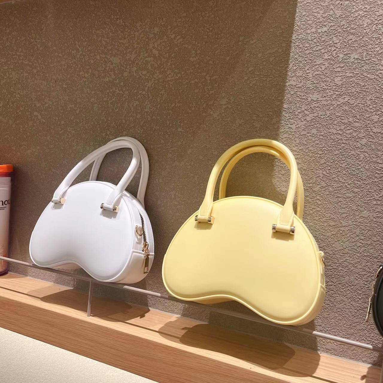 2025 Foreign Trade Autumn and Winter new pvc heart-shaped shell bag, fashionable and simple, single-shoulder crossbody mini handbag for women details Picture