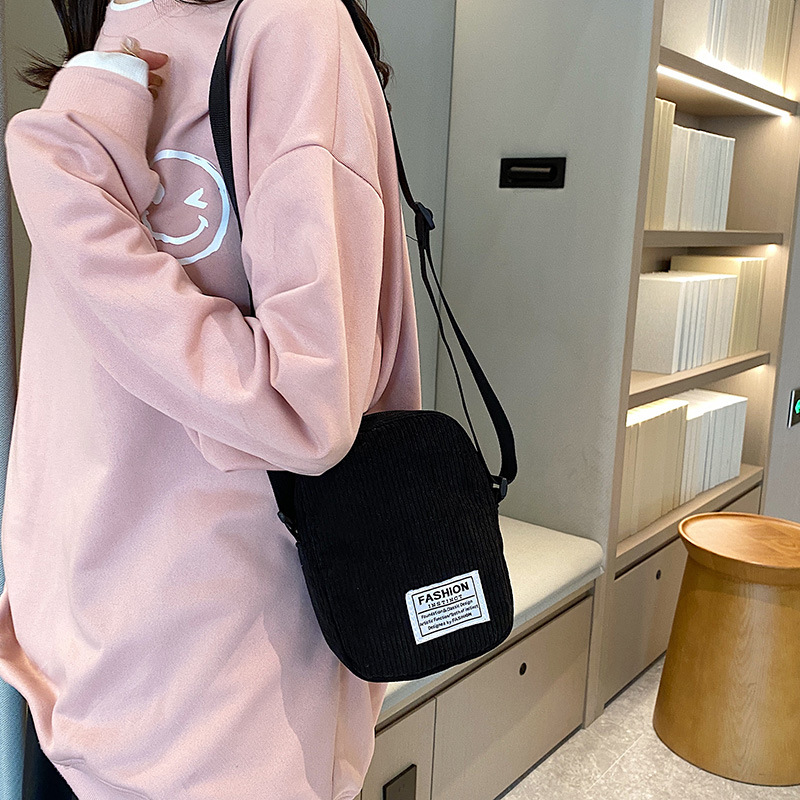 2022 Autumn/Winter new Japanese InS-style single-shoulder bag, crossbody bag, corduroy bag, mini phone bag, loose change bag Specification drawing