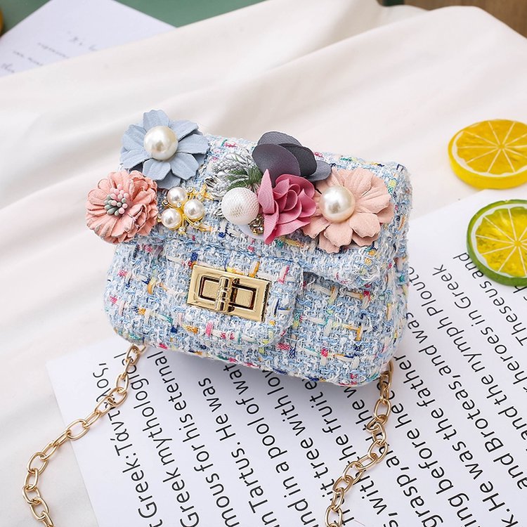 New children's fabric single-shoulder crossbody bag, cartoon cute children's bag, flower cute girls' bag, loose change bag Application Scenario