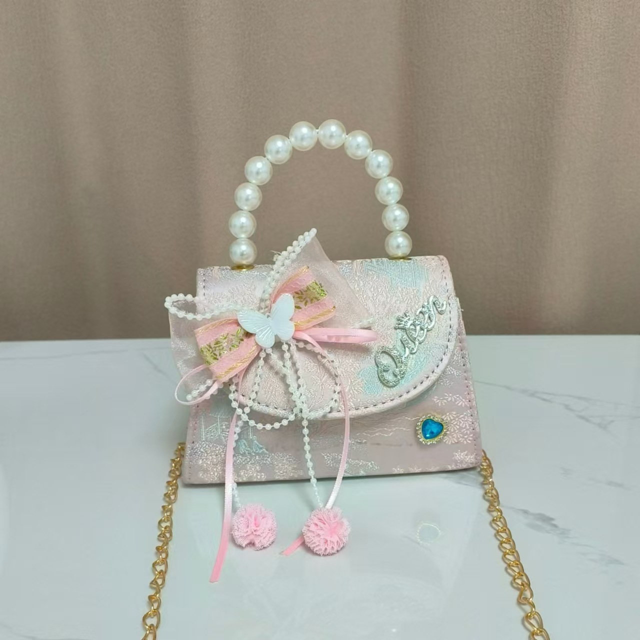 Children's bag, Chinese-style bow, girls' shoulder bag, little princess pearl hand-held storage coin purse, Hanfu accessories Application Scenario