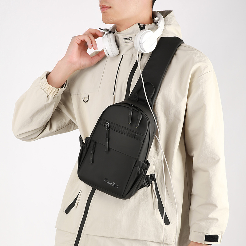 New fashionable single-shoulder bag, simple crossbody bag, men's high-end casual trendy bag, men's versatile high-end bag Application Scenario