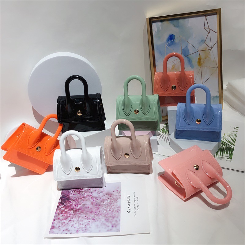In the spring and summer of 2025, we are clearing out new products such as jelly bags, mini pvc handbags, macaron coin purses, and single-shoulder crossbody bags full figure