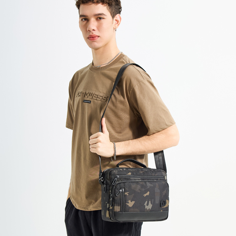 The new WEPOWER men's crossbody bag, a trendy and high-end single-shoulder bag, is a large-capacity commuter small crossbody bag for men Application Scenario