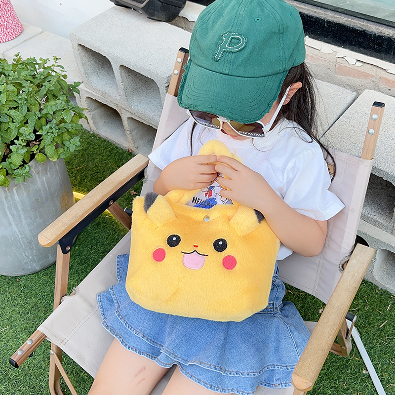 2023 Fashionable and cute cartoon doll small shoulder bag, plush toy single-shoulder crossbody bag, student hand-held mobile phone bag Specification drawing