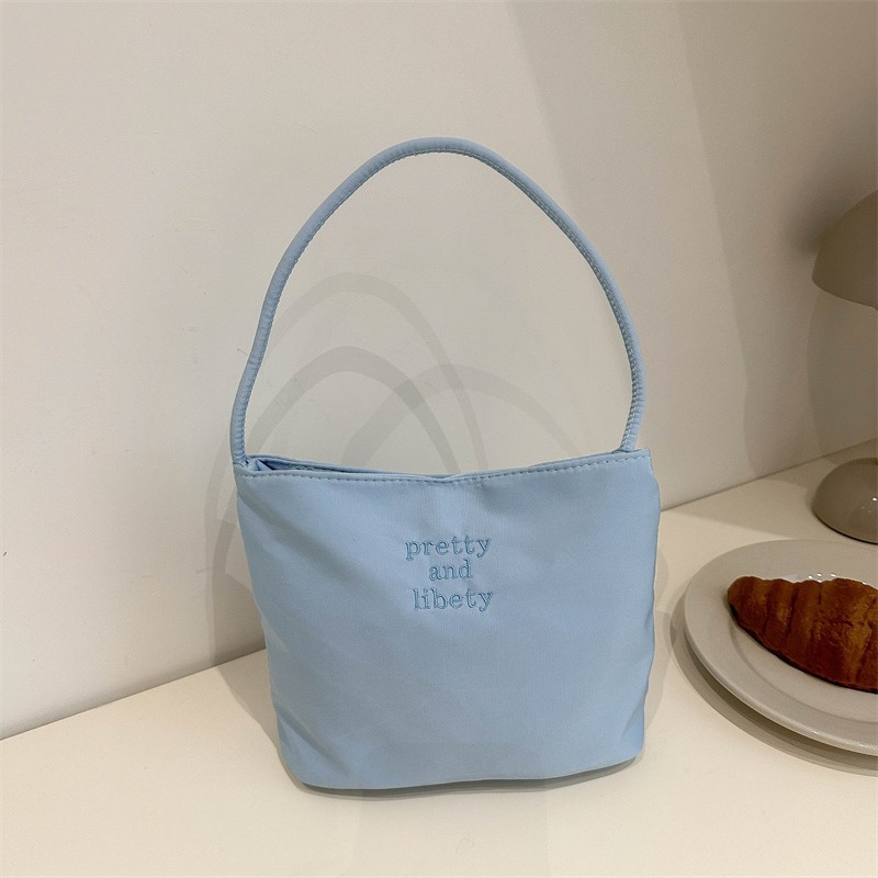 A high-end, versatile single-shoulder bag, a new trendy and fashionable casual commuting bag, a large-capacity, simple ladies' handbag Specification drawing