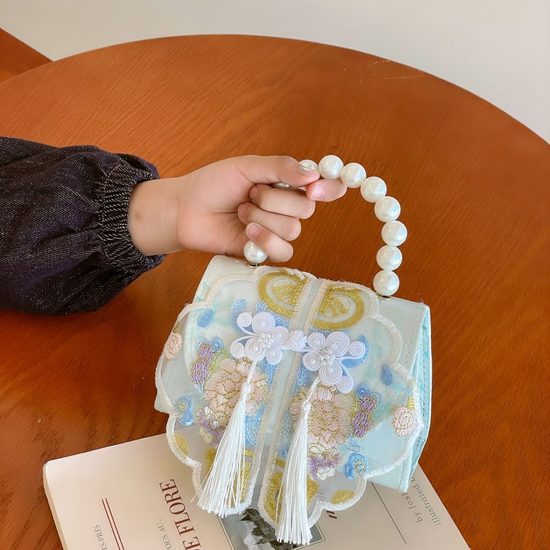 New children's ancient-style bag, fashionable embroidered princess crossbody bag, stylish girl Hanfu accessory pearl handbag details Picture