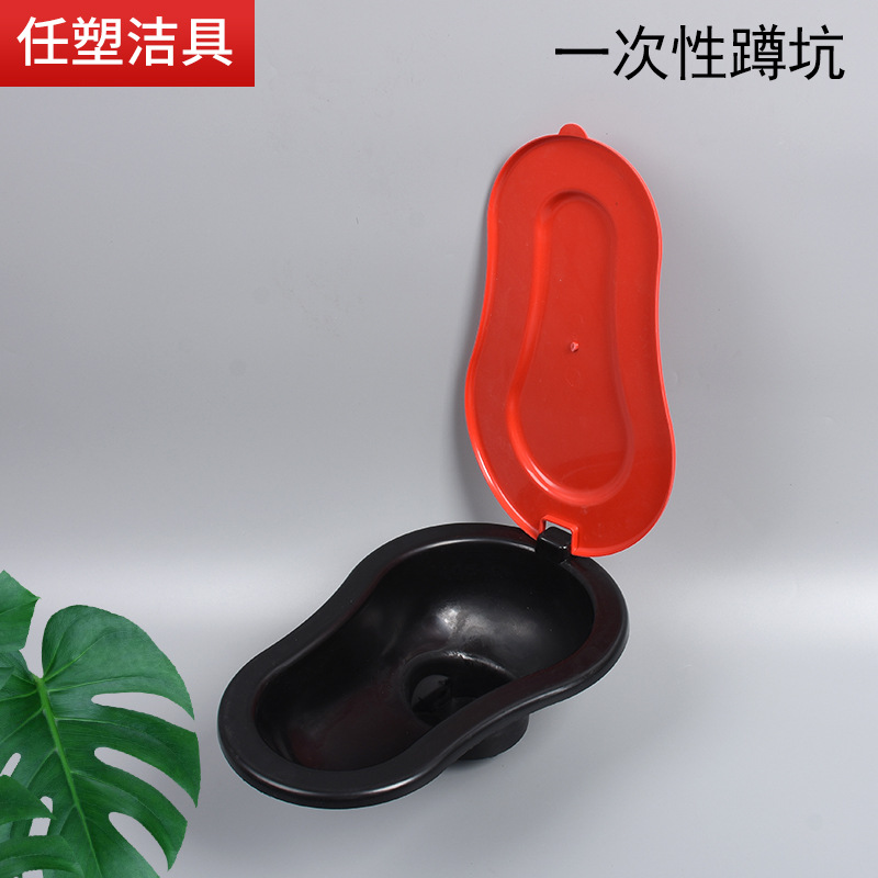 Temporary construction use of simple disposable plastic squat toilets with covers, engineering decoration and printed squat toilets full figure