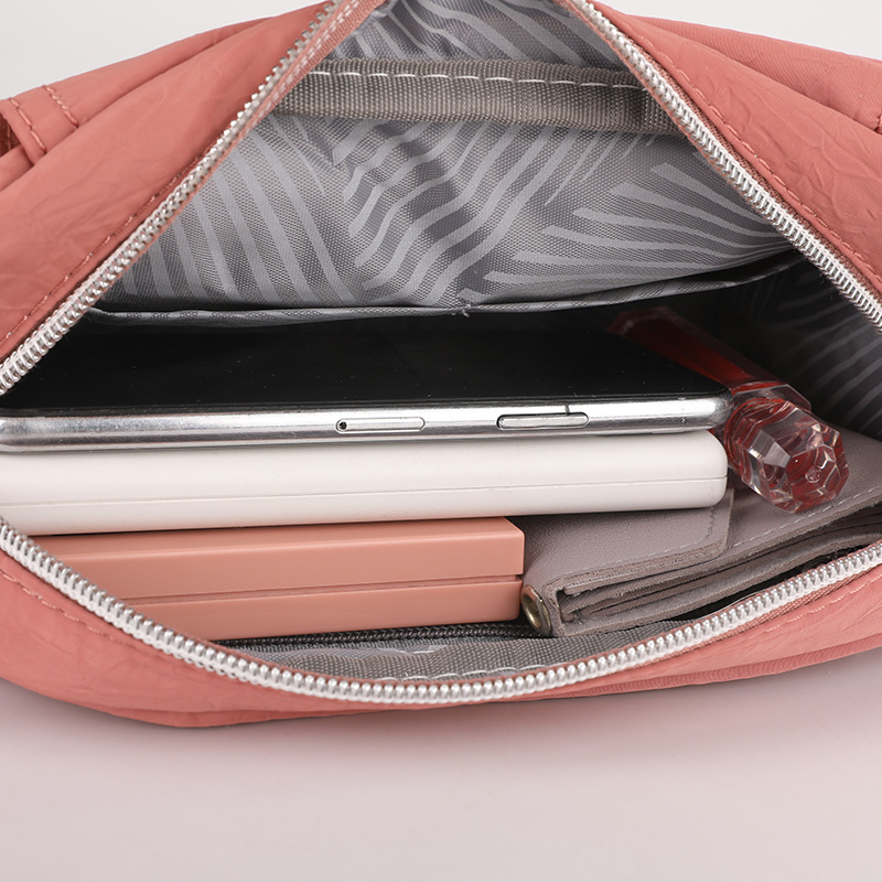 Colorful Fox custom LOGO women's single-shoulder bag, Korean-style fashionable and trendy crossbody bag, mobile phone key case Application Scenario