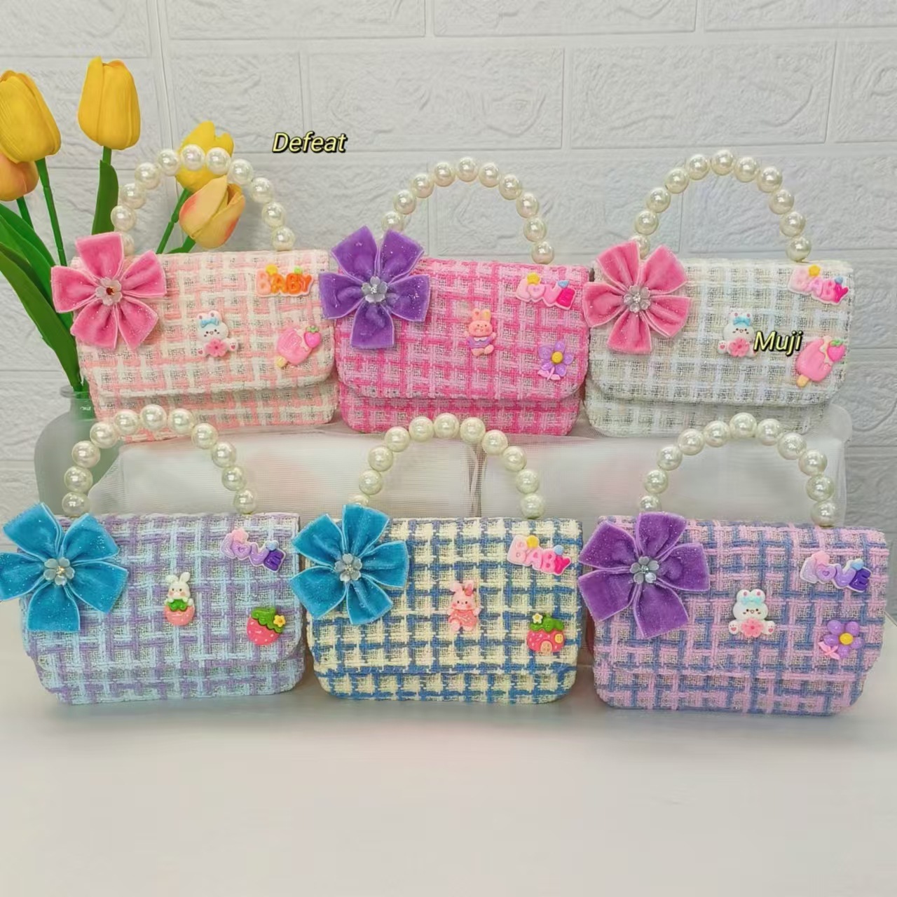 Pearl handbag, bow rabbit girl bag, little girl loose change accessory bag, chain bag, bow small square bag Application Scenario