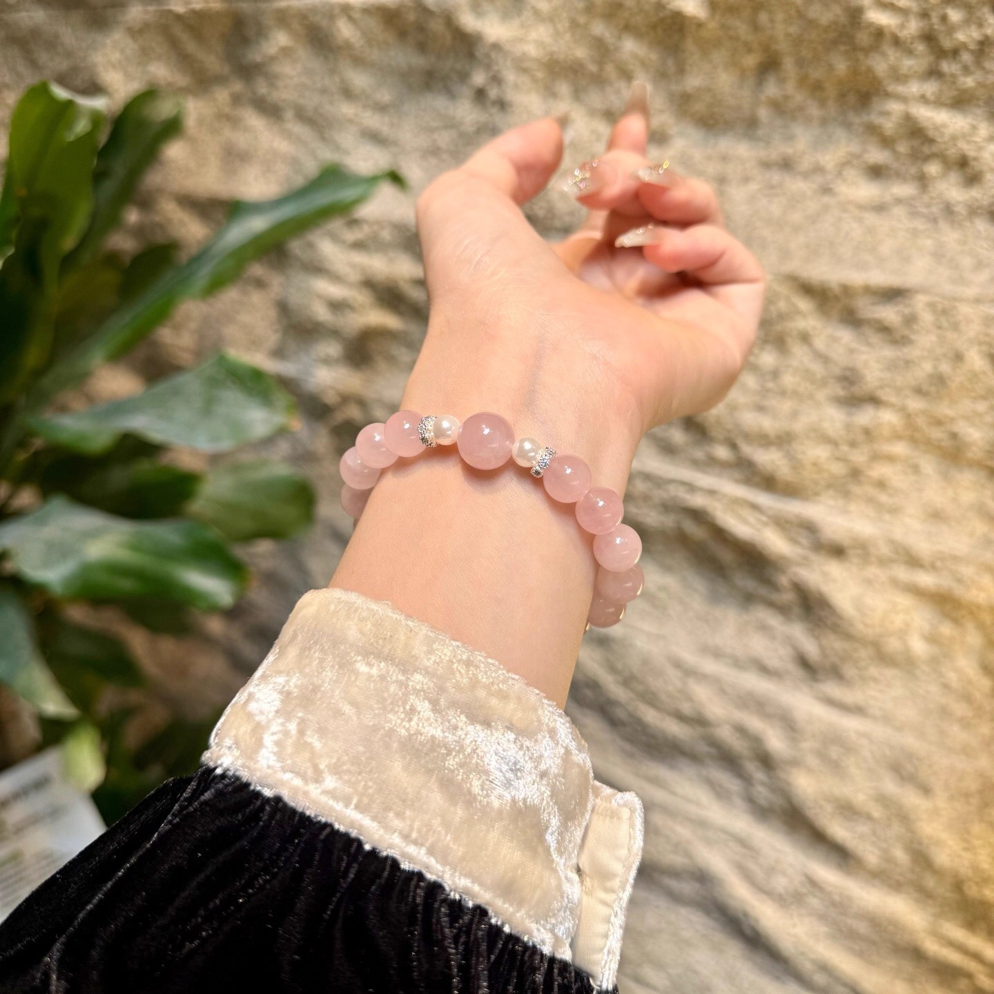 New natural rose crystal bracelet for women, a niche and high-end gemstone, a sweet rose crystal bracelet for women, 162 details Picture