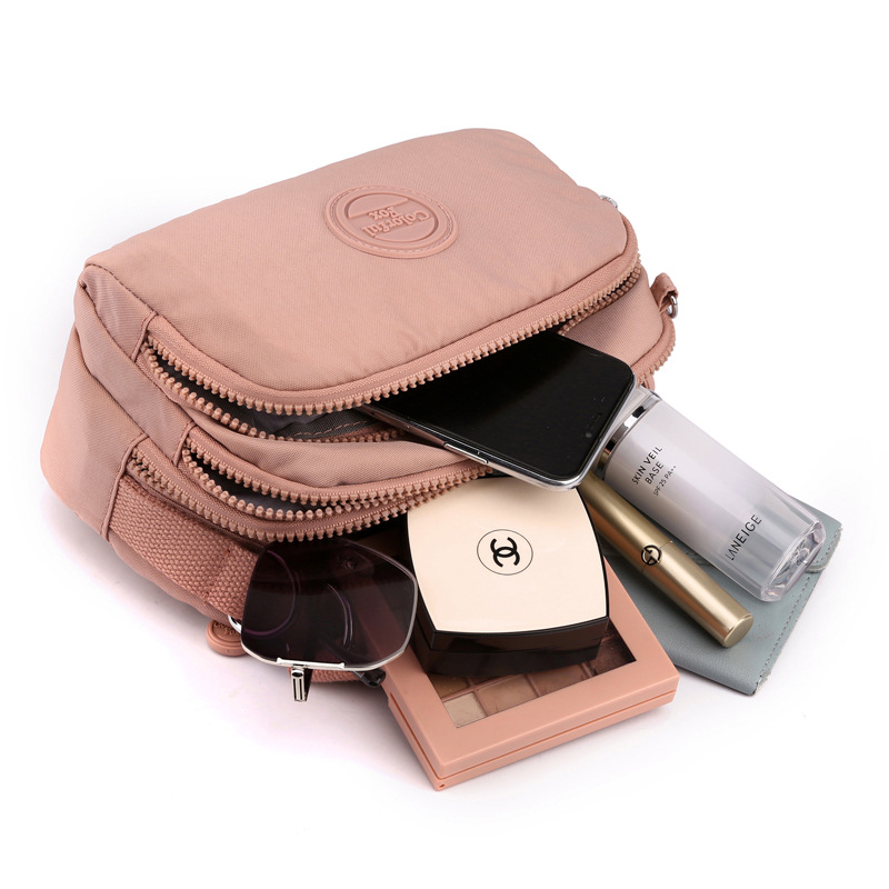 Colorful Fox's new fashionable mobile phone bag for women, multi-layered simple hand-held shoulder bag, water-resistant crossbody bag Application Scenario