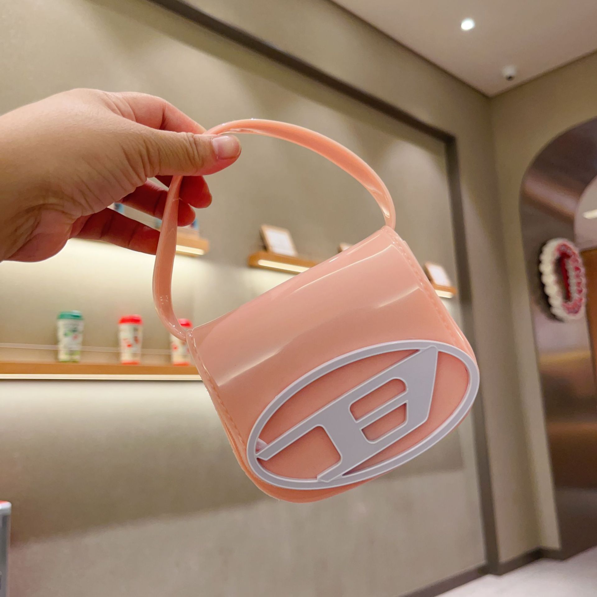 2025 Summer new letter jelly bag, mini and simple PVC fashionable single-shoulder crossbody women's bag, trendy makeup bag Specification drawing