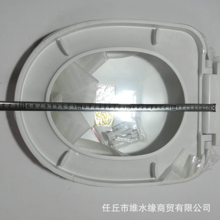 Ordinary toilet seat covers, old-fashioned universal toilet seat covers, water pump seat covers, thickened toilet seat covers Application Scenario