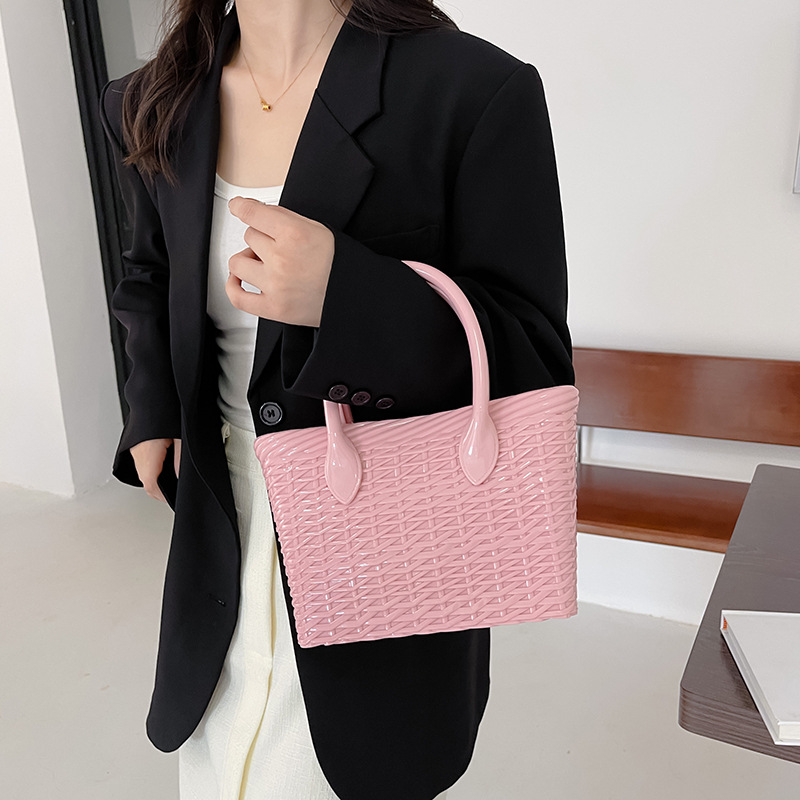 The 2025 summer new jelly bag with woven patterns and straw woven vegetable basket bag is simple, single-shoulder, slanted and has a large capacity for women Specification drawing