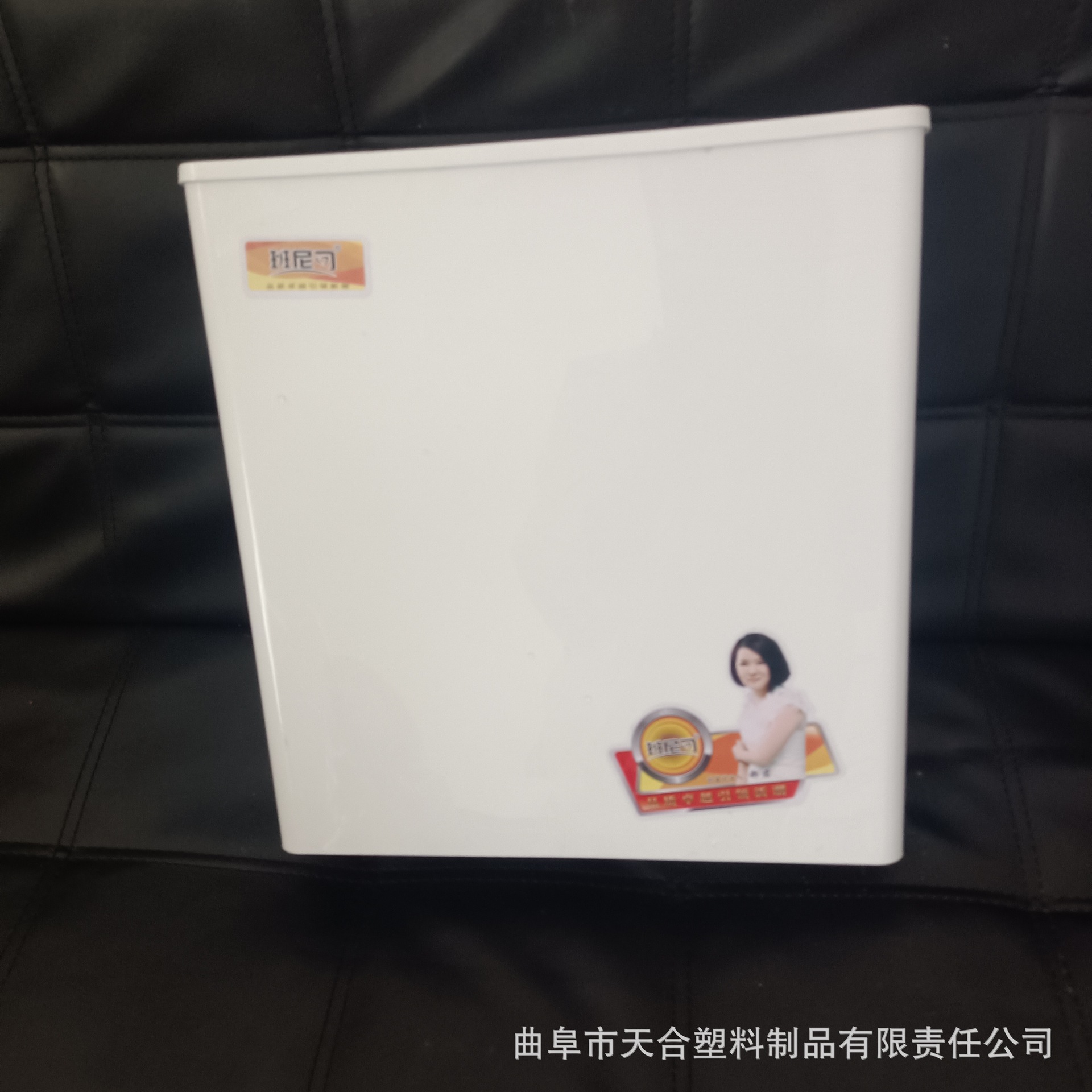 Double-press water tank accessories for squat toilet, large flushing force water storage bucket for bathroom toilet, pe thickened wall-mounted flushing bucket Specification drawing