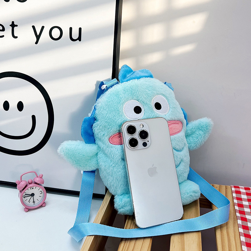 A funny and cute little fish monster girl single-shoulder bag, a new winter casual, versatile and fashionable plush crossbody handbag Application Scenario