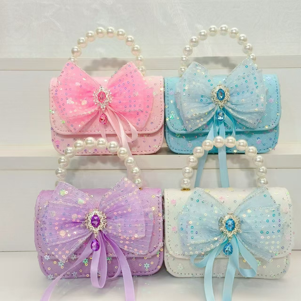 Bow princess bag, crossbody accessory, small square bag, chain girl princess bag, girl gift, little chanel-style accessory bag full figure