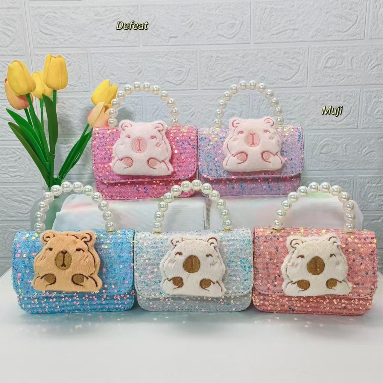Capibara pearl handbag, cartoon children's bag, Little Chanel-style girl's loose change accessory bag, crossbody bag, small square bag full figure