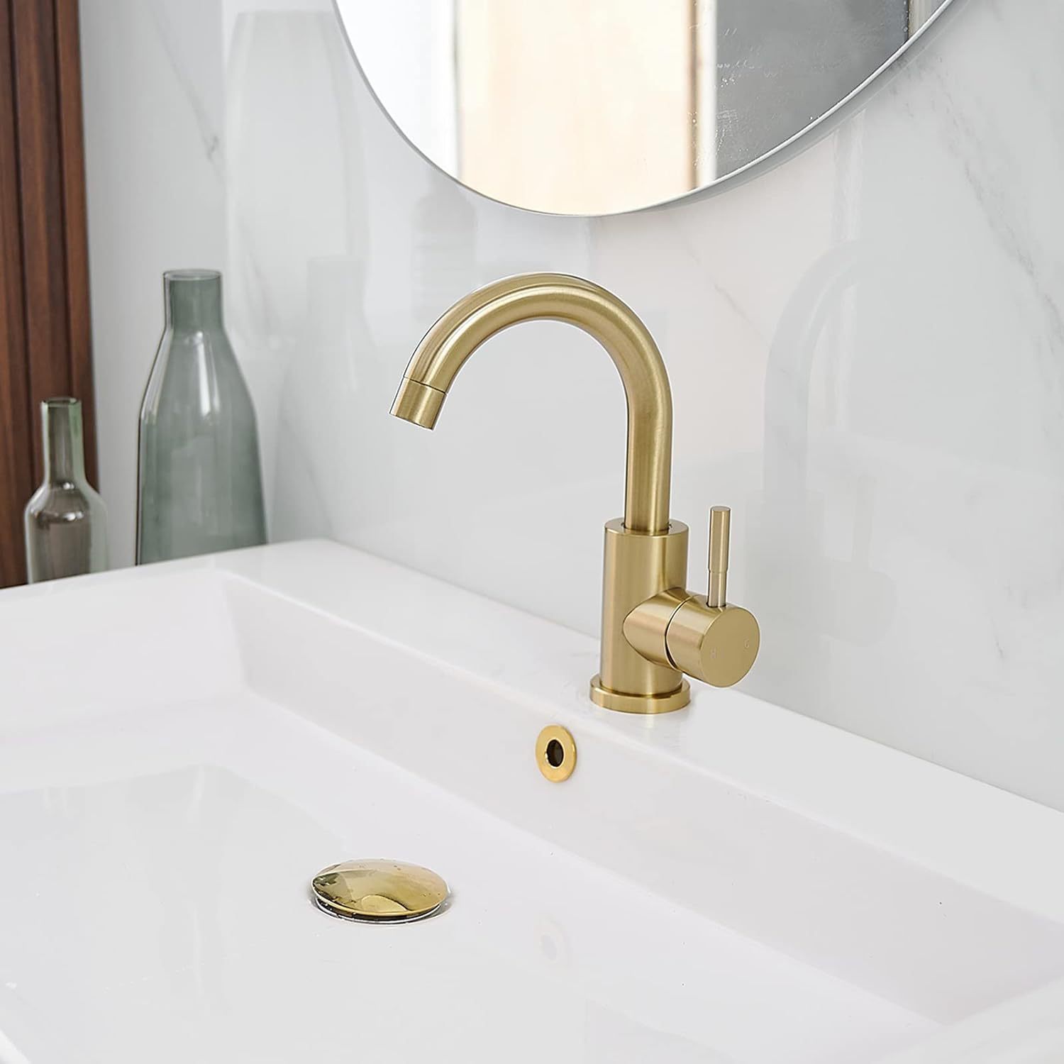 Stainless steel kitchen faucet, hot and cold dish basin, golden sink, vegetable basin, rotating brushed gold bar faucet details Picture