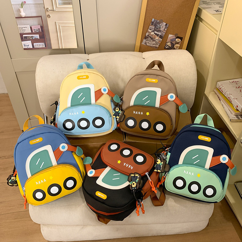 New cute kindergarten schoolbags for boys and girls, excavator backpacks, lightweight and load-reducing car children's schoolbags full figure