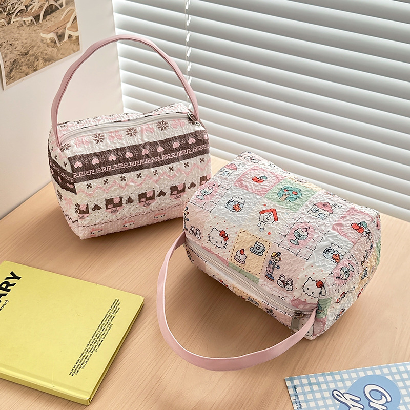 2025 New cartoon cat convenient makeup and toiletry bag, travel storage bag, large-capacity three-dimensional handbag details Picture
