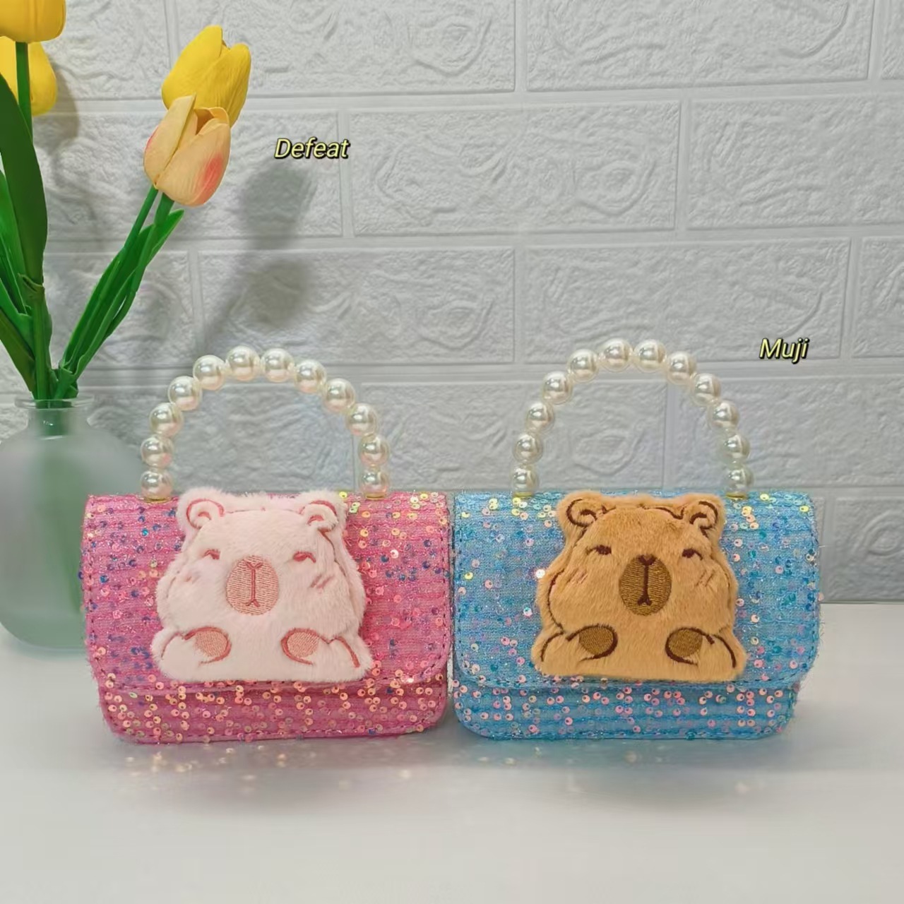 Capibara pearl handbag, cartoon children's bag, Little Chanel-style girl's loose change accessory bag, crossbody bag, small square bag details Picture