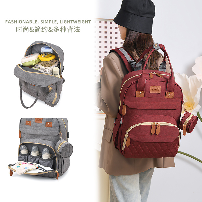 Cross-border Mommy Bag: A lightweight, Instagram-style portable stroller bag with heat preservation and a large capacity Application Scenario